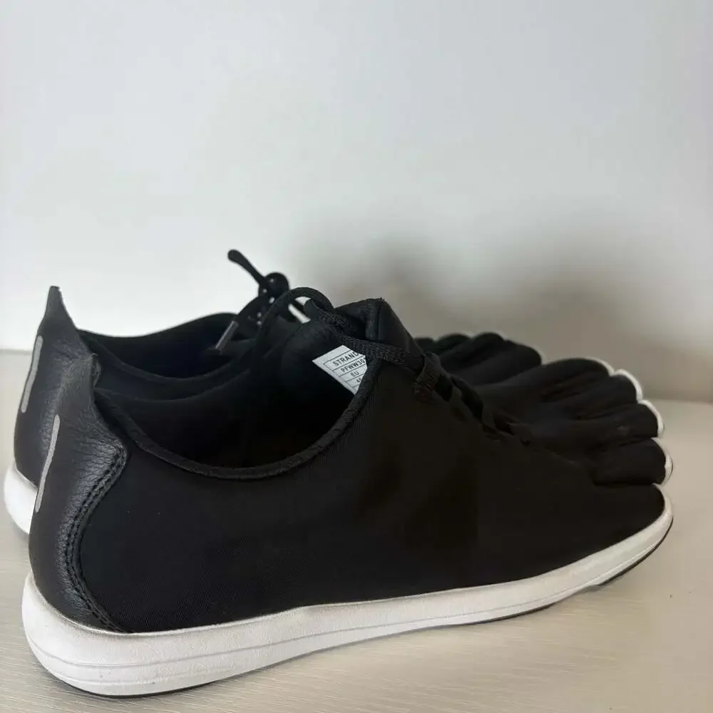 Peluva Strand Women's Black Mesh Toe Separating Trainer